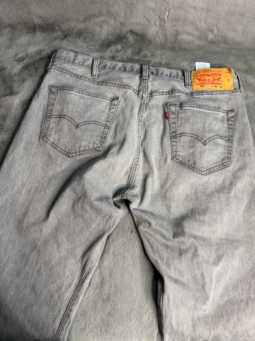 Levi's Men's Light Gray Relaxed Fit‎ Jeans